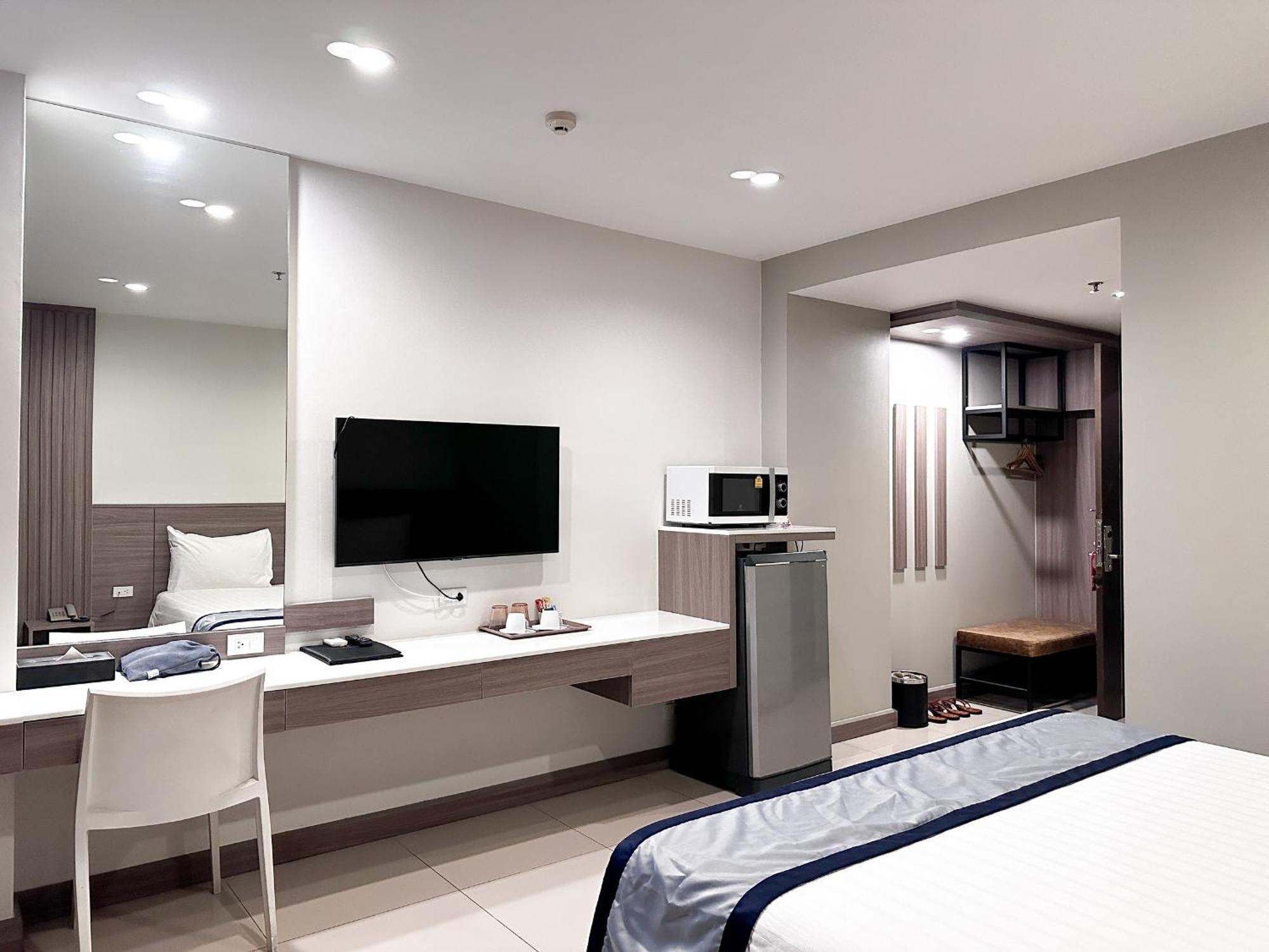 Crystal Suites Suvarnbhumi Airport Bangkok Exterior foto