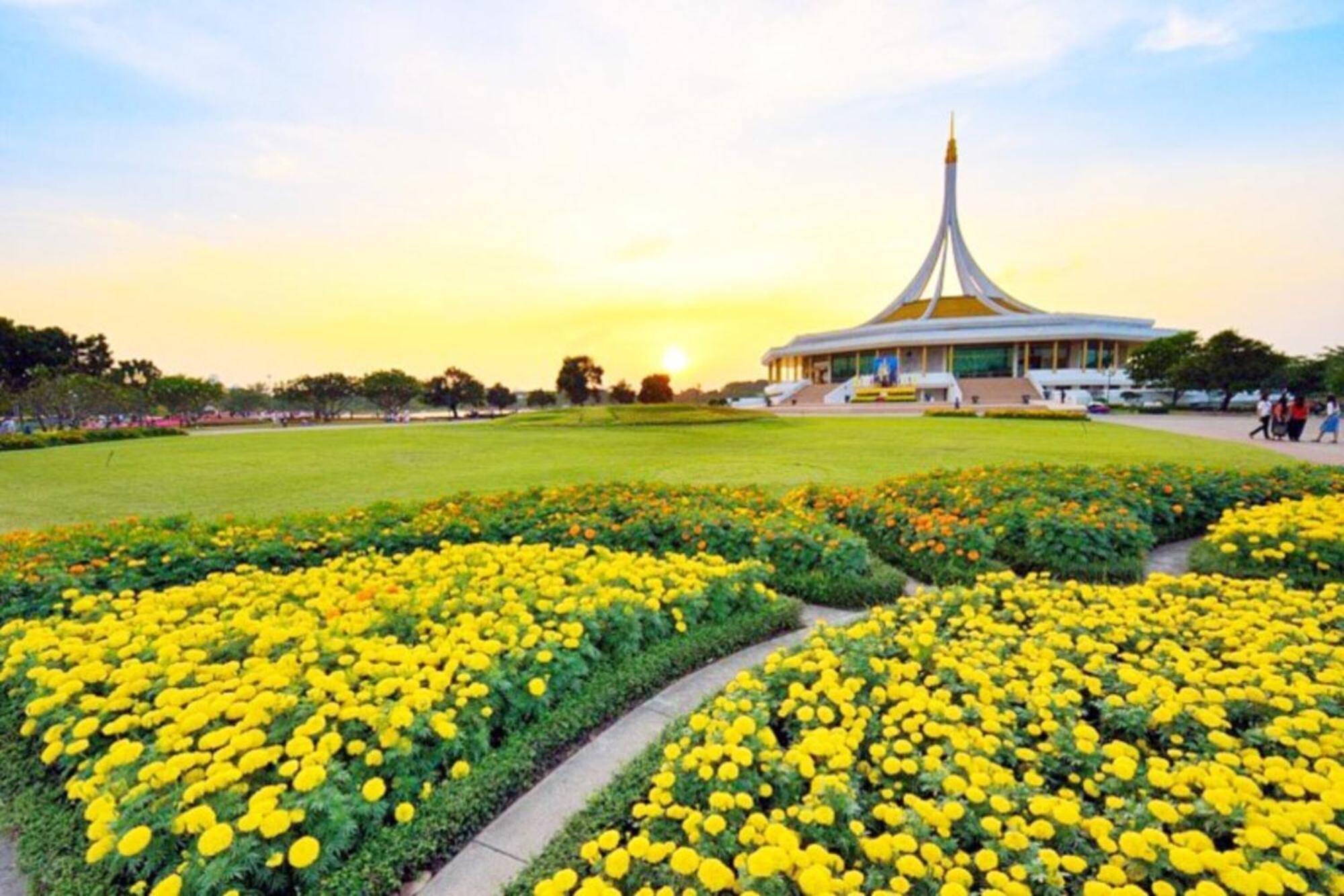 Crystal Suites Suvarnbhumi Airport Bangkok Exterior foto