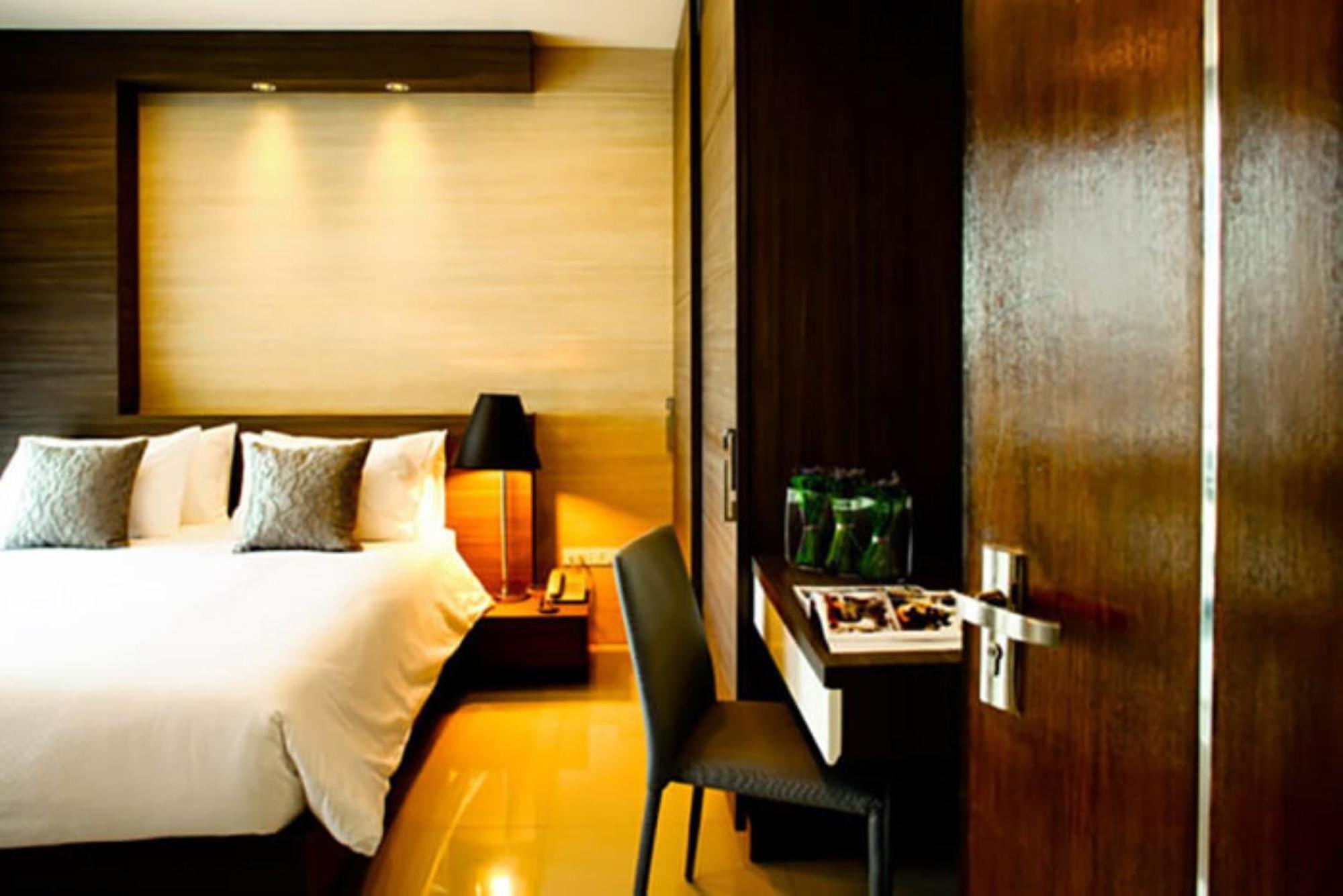 Crystal Suites Suvarnbhumi Airport Bangkok Exterior foto